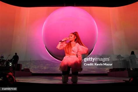 25,516 Ariana Grande Photos & High Res Pictures